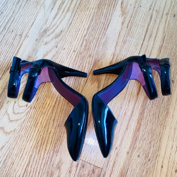 Black heels - Picture 3 of 6